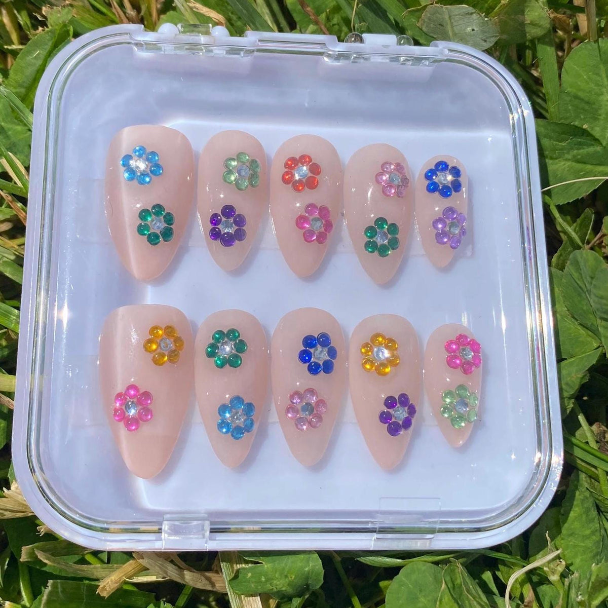 press on nails - rhinestone flower set