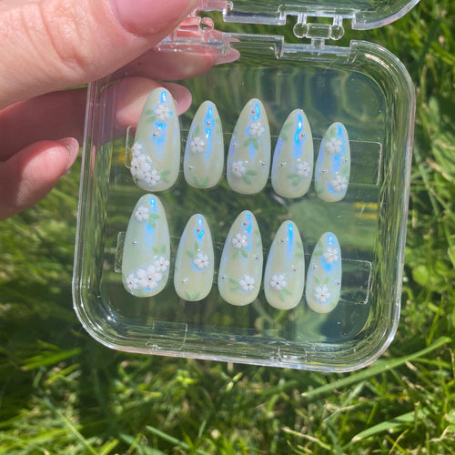 press on nails - dreamy blue & white garden