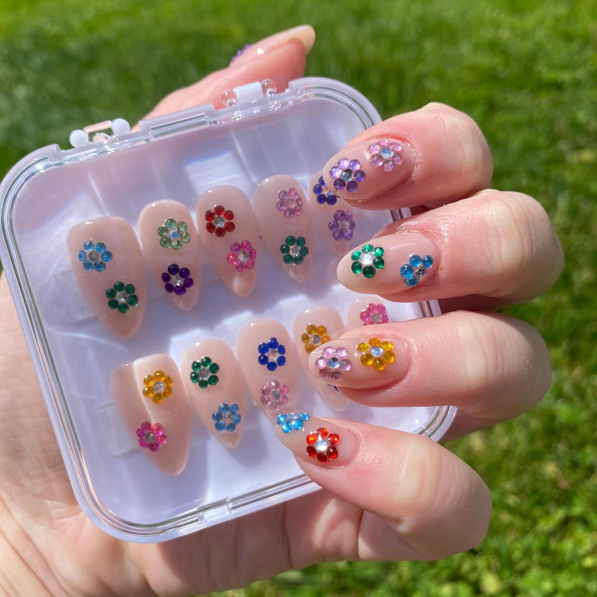 press on nails - rhinestone flower set