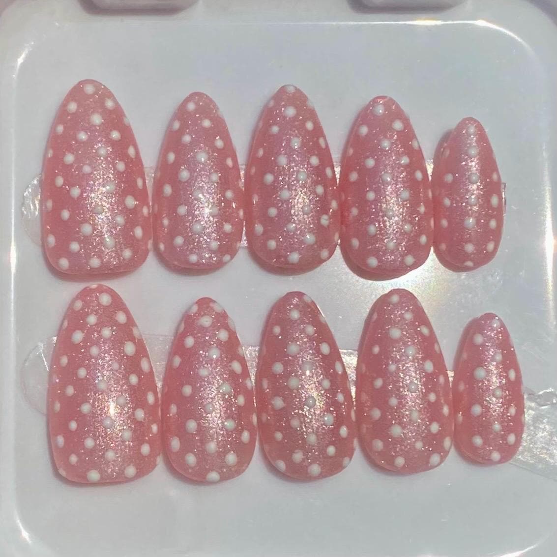 press on nails - cutesy polka dots