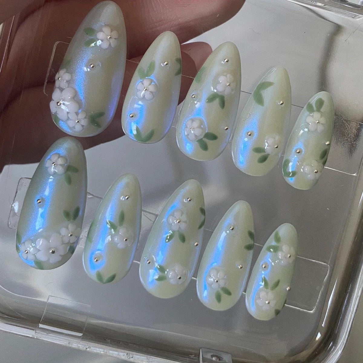 press on nails - dreamy blue & white garden
