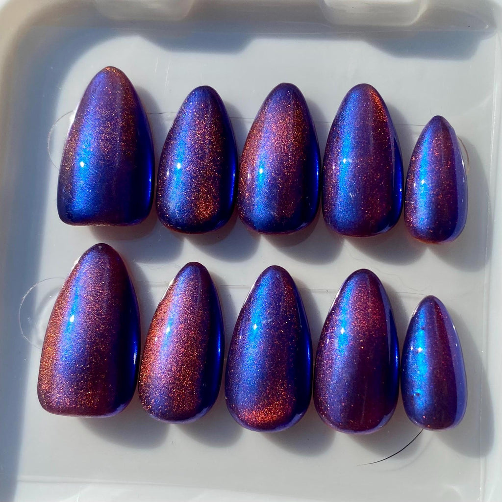 press on nails - midnight sun chrome cat eye