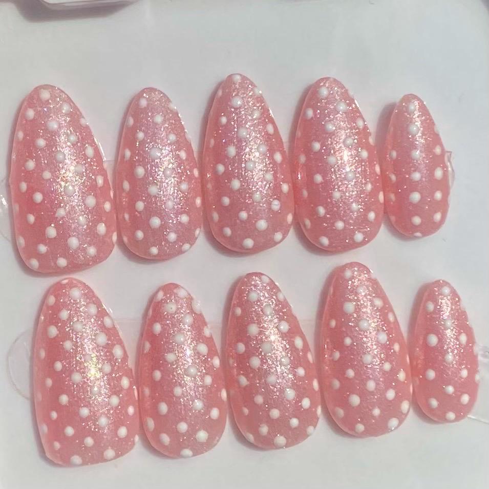 press on nails - cutesy polka dots