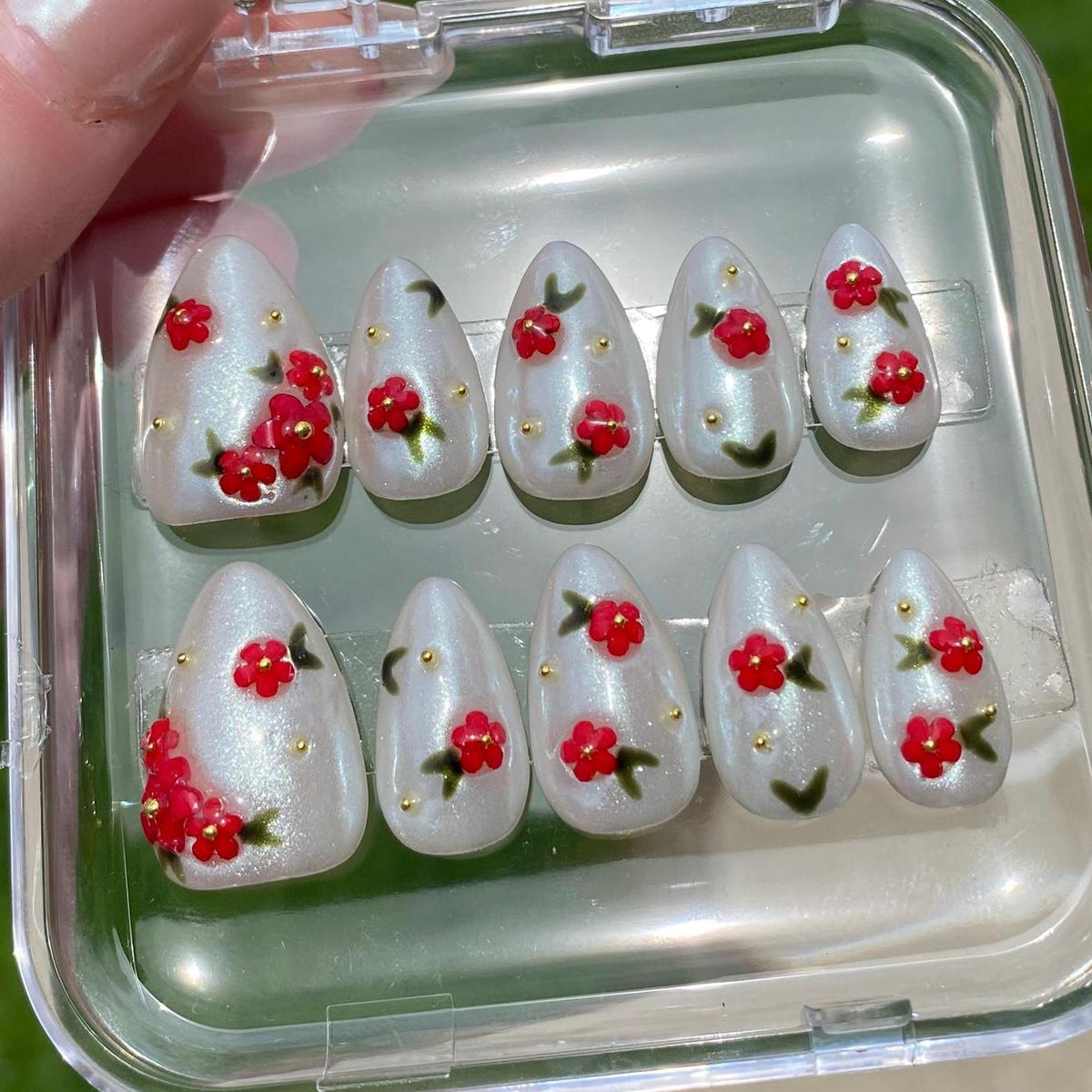 press on nails - red flower garden
