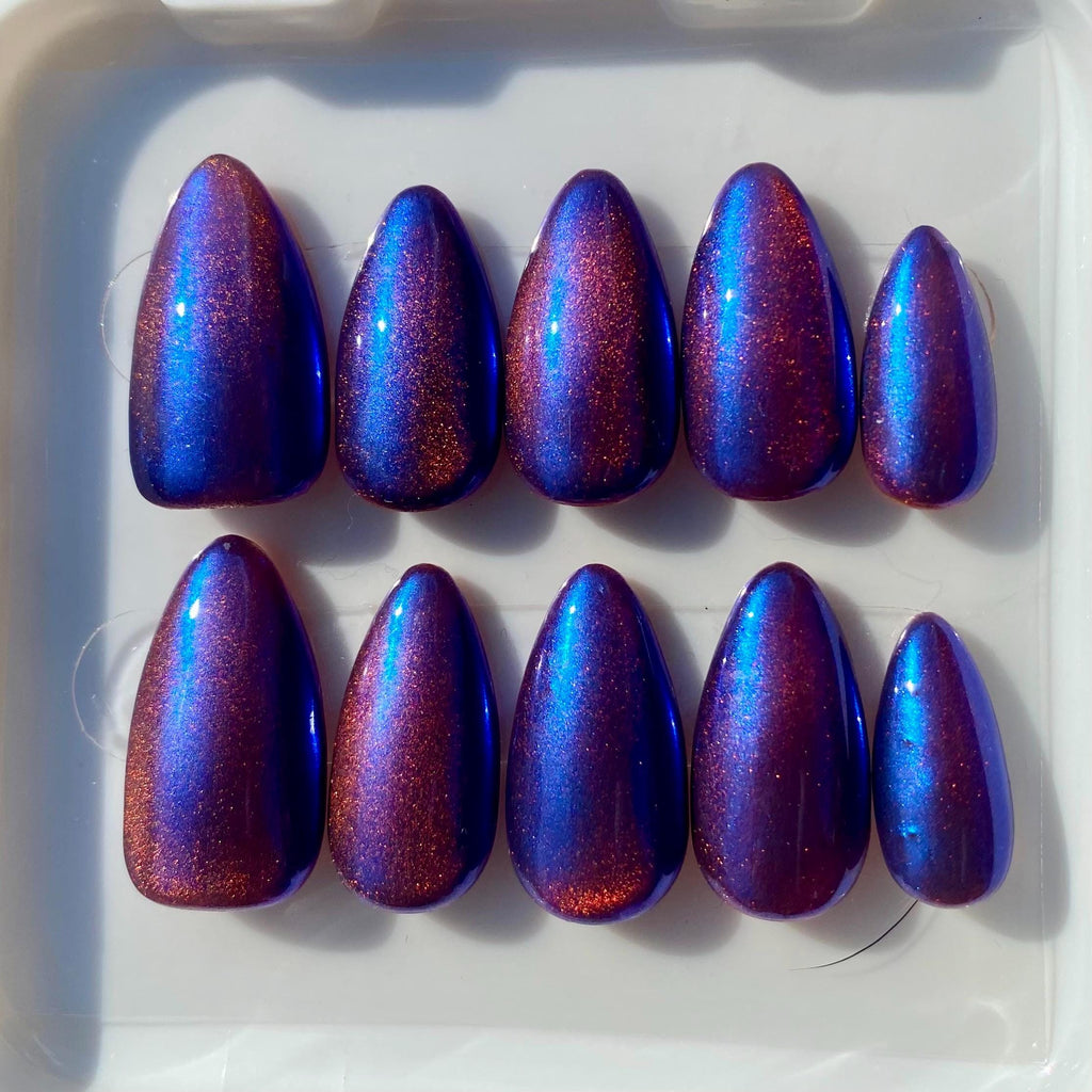 press on nails - midnight sun chrome cat eye